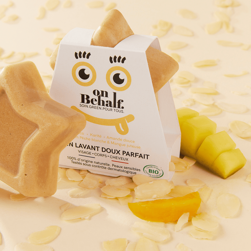 Soin lavant doux parfait Romy avec ses ingrédients. Shampoing douche - peaux sèches, sensibles, cuirs chevelus sensibles. Le savon préféré des enfants et des parents ! Pratique, grâce à sa forme étoile qui tient dans la main. Gourmand, grâce à son délicieux parfum fruité. Nourrissant et doux. PH neutre.  Modifier le texte alternatif