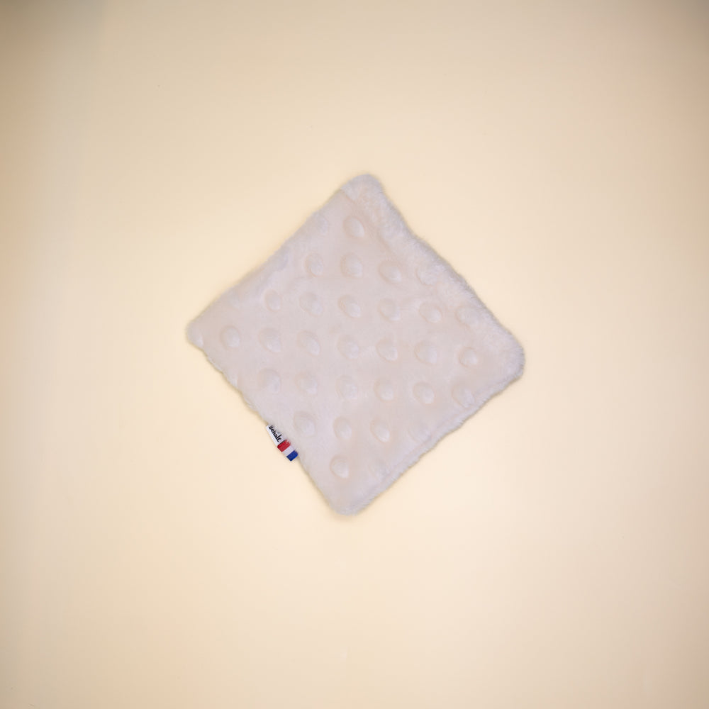 coton démaquillante en minky démaquille en douceur à l'eau avec sa texture soyeuse et douce