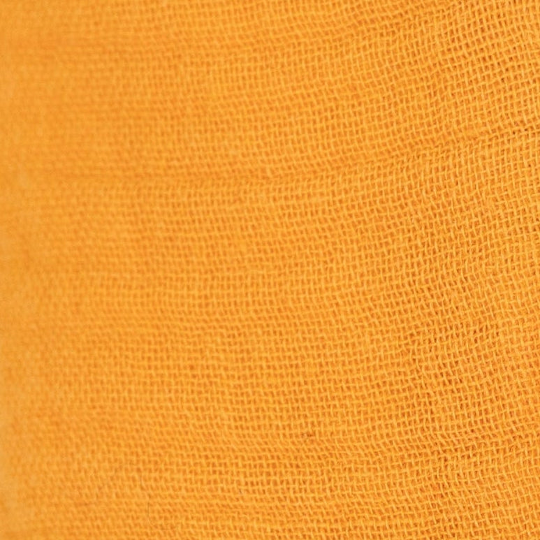 pochette de transport en éponge de bambou jaune moutarde pour des savons solides fabriqué à la main à Nantes