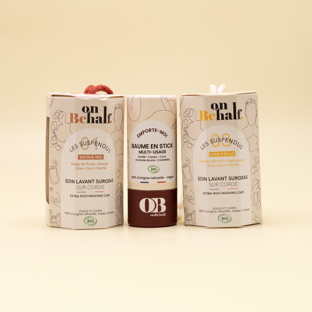kit kératose pilaire avec un soin lavant coup d'éclat sur corde. Pour le visage et le corps. Et un baume en stick miraculeux emporte-moi pour toutes les zones sèches du corps. Un soin surgras exfolie mois 100% naturel et certifié bio