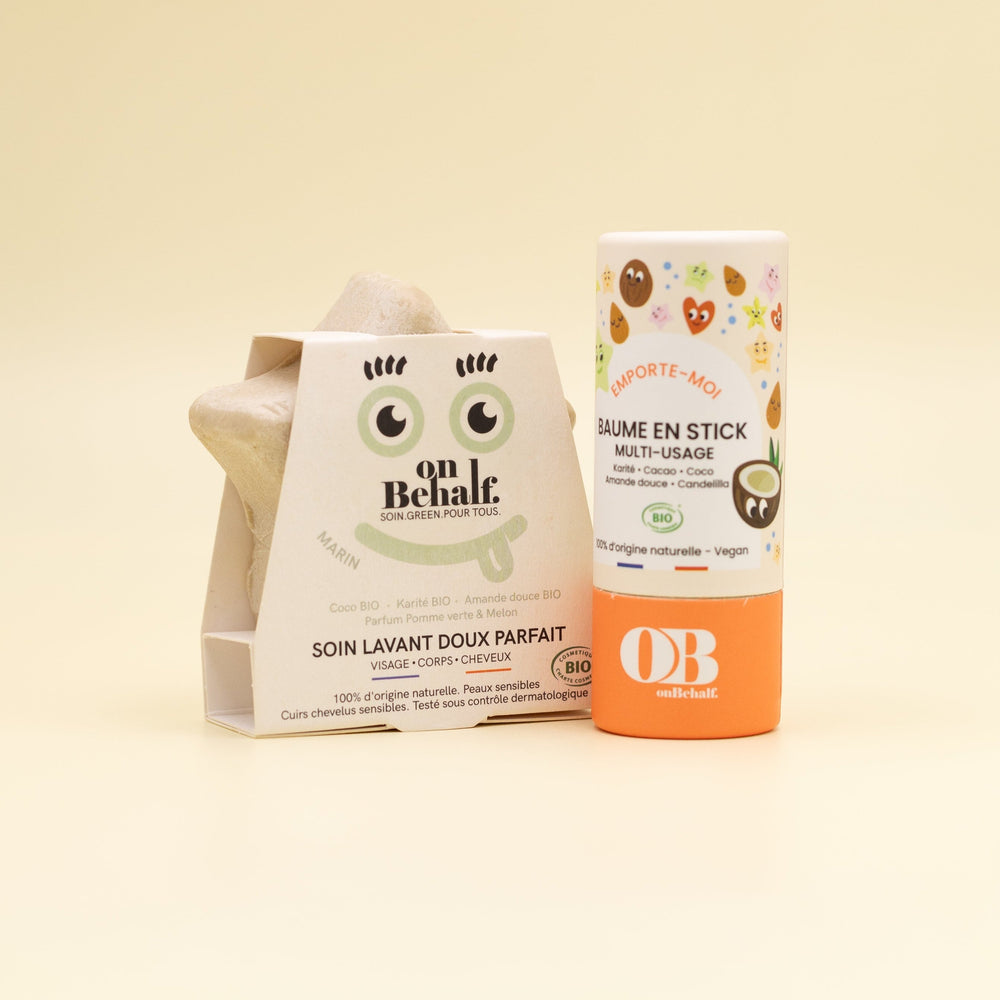 Coffret soin lavant pour enfant avec un shampoing douche et un baume en stick hydratant