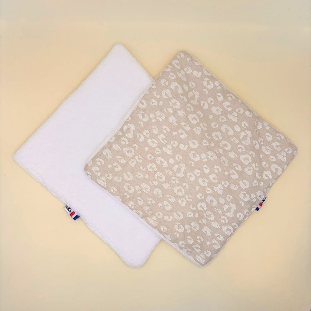 minis serviettes ultra-douces en éponge de bambou et en coton pour vous sécher le visage pour les peaux à imperfections et les peaux sensibles à motif léopard beige