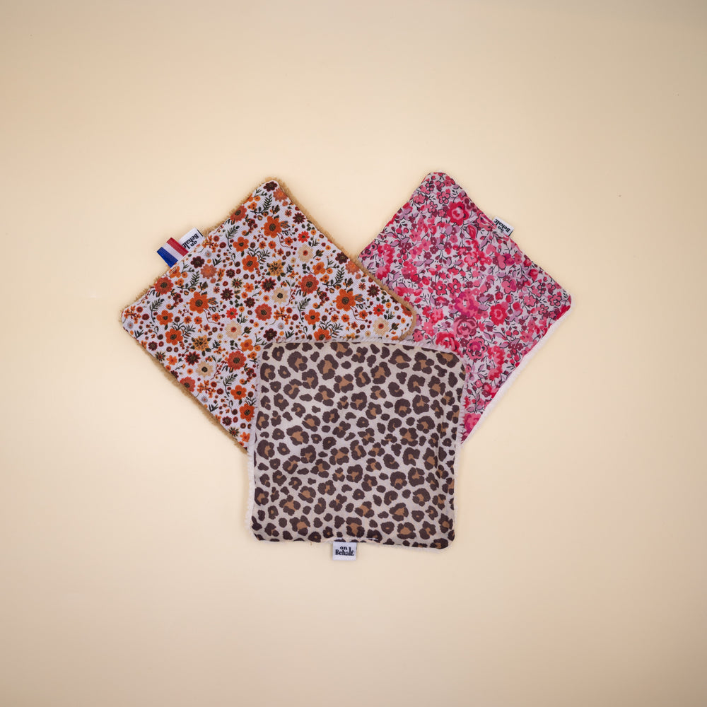 Pack de 3 cotons lavables en éponge bambou de motif Léopard liberty brun et liberty corail